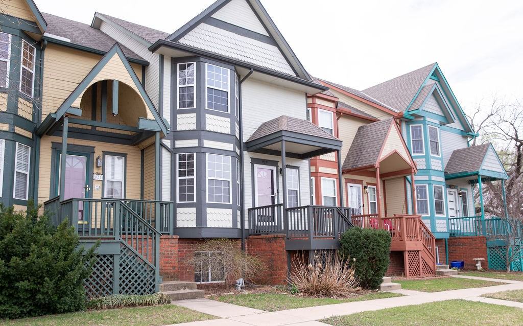 929 W 12th St N #929 - Photo 2 of 29