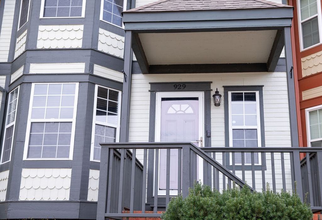 929 W 12th St N #929 - Photo 3 of 29