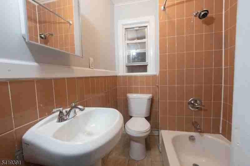 297 W Broadway - Photo 5 of 6