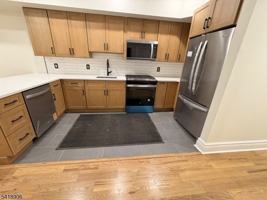 featured image of 438 S 11th St #2