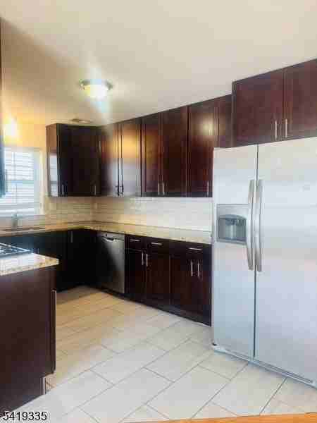 523 Broadway - Photo 3 of 10