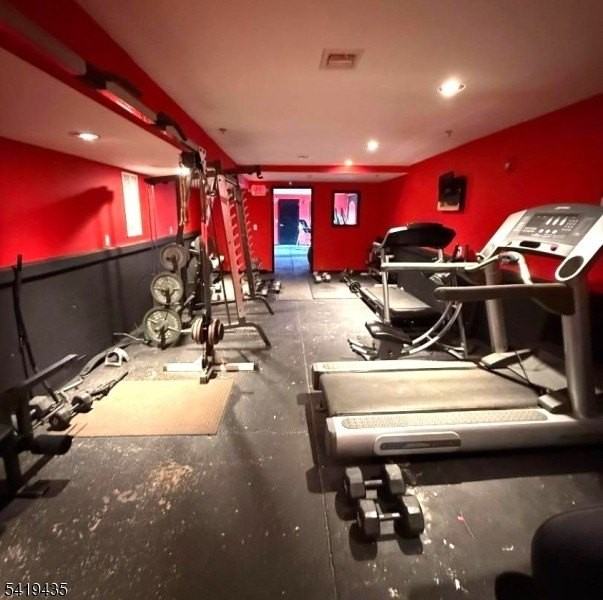 55 Westervelt Ave - Photo 3 of 13