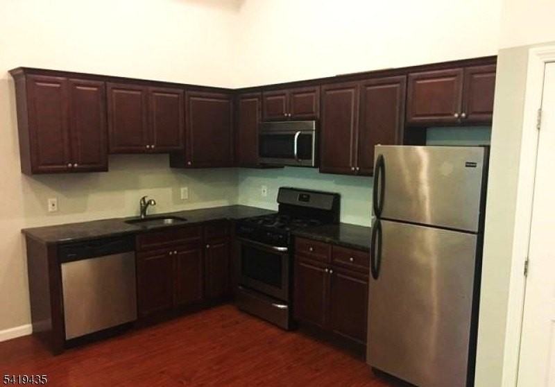 55 Westervelt Ave - Photo 5 of 13