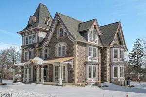 featured image of 49 Park Ave #2