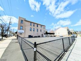 featured image of 239 Union Blvd