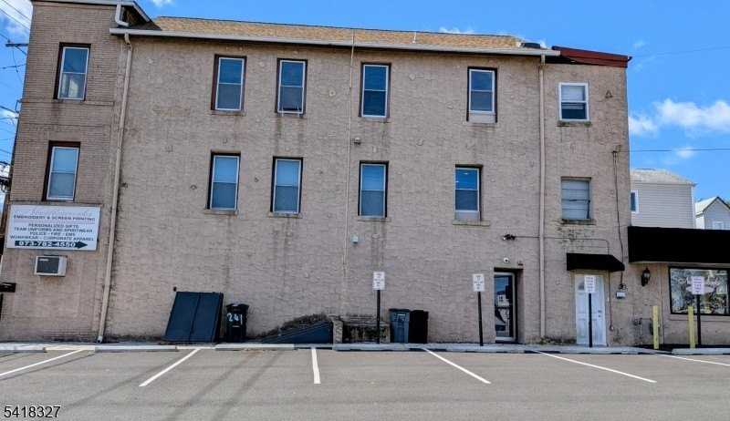 239 Union Blvd - Photo 2 of 19