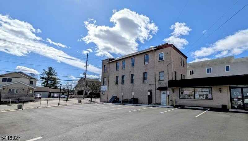 239 Union Blvd - Photo 3 of 19