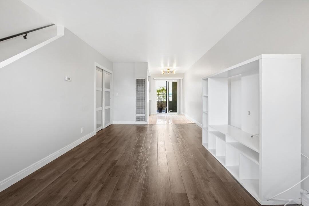 4055 W Rosecrans Ave #8