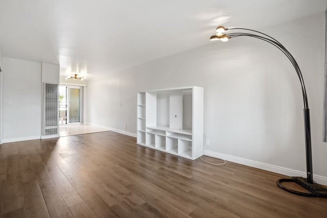 4055 W Rosecrans Ave #8 - Photo 5 of 34