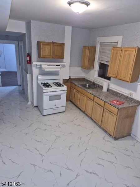 51 Lincoln Pl - Photo 4 of 7