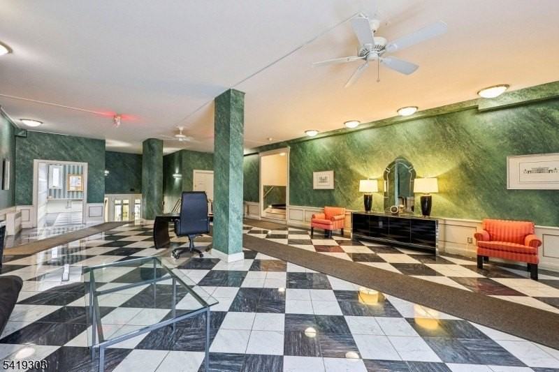 5 Roosevelt Pl #1E - Photo 2 of 18