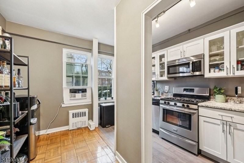 5 Roosevelt Pl #1E - Photo 5 of 18