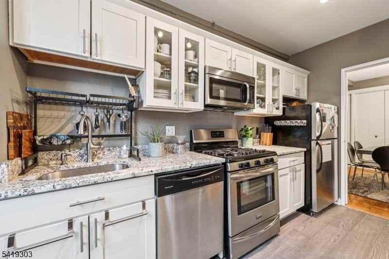 5 Roosevelt Pl #1E - Photo 6 of 18