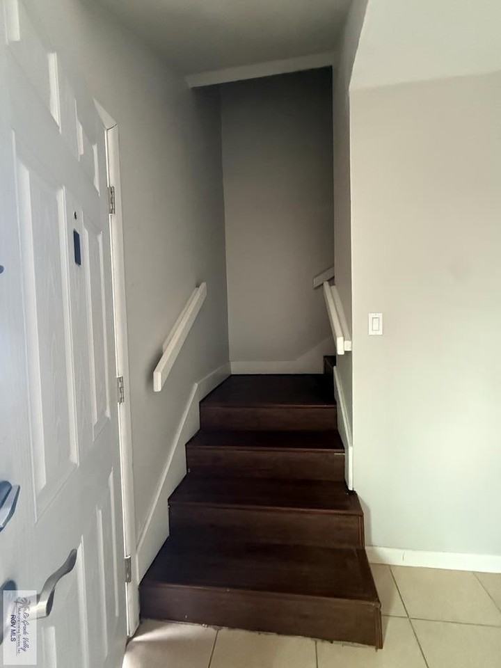 814 S Central Ave Apt 3 - Photo 6 of 11