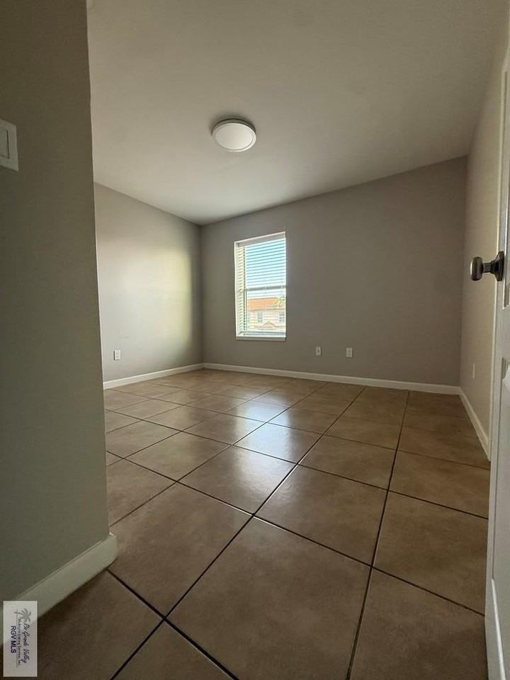 824 S Central Ave Apt 3 - Photo 7 of 10