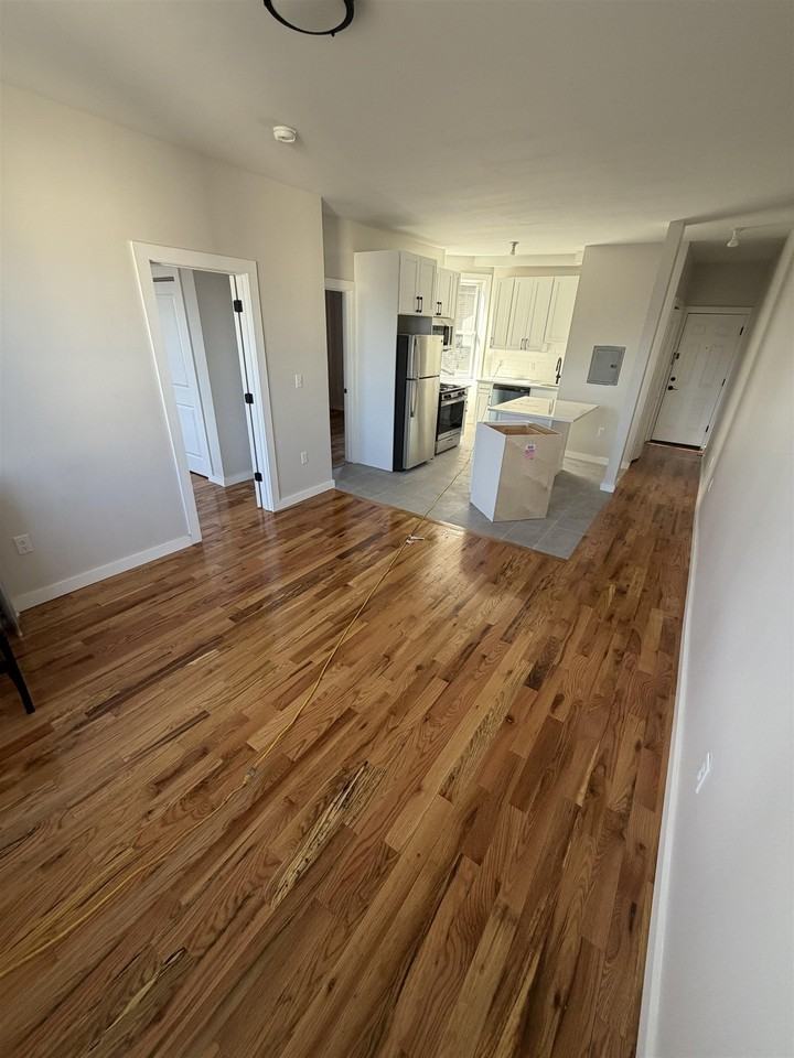 31-33 66th St #3B - Photo 4 of 9