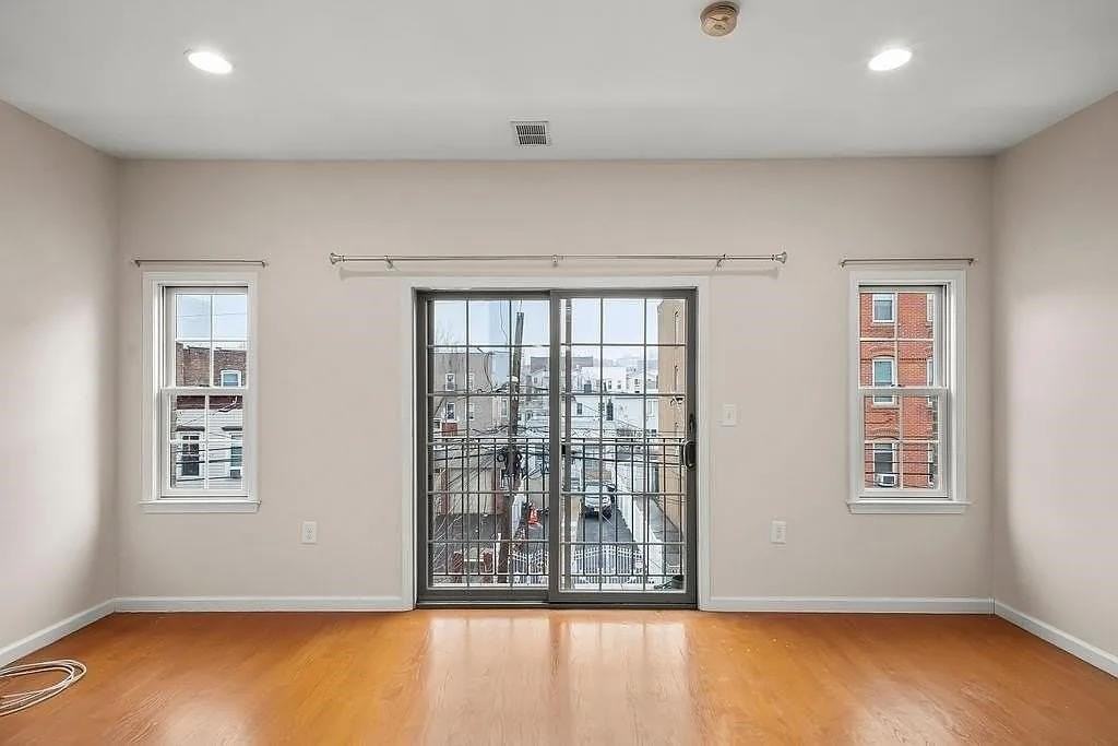 41 Wright Ave #2 - Photo 5 of 15