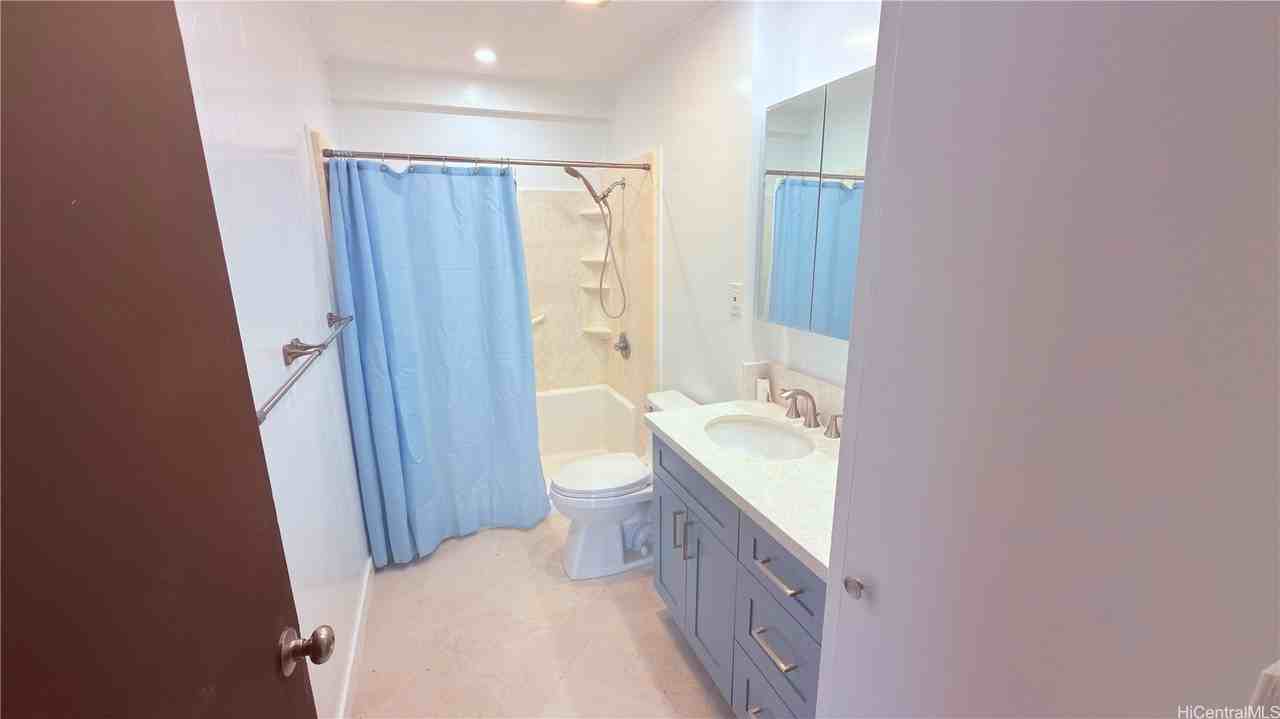 94-1086 Lumihoahu Street unit: Upstairs - Photo 4 of 9