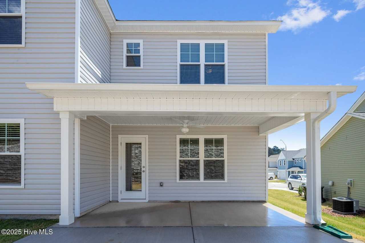 516 Burgundy Dr - Photo 3 of 47