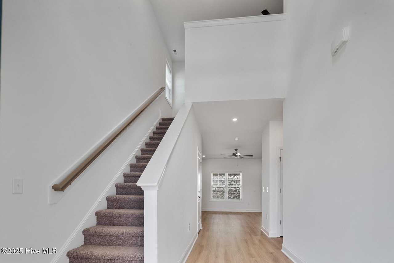 516 Burgundy Dr - Photo 6 of 47