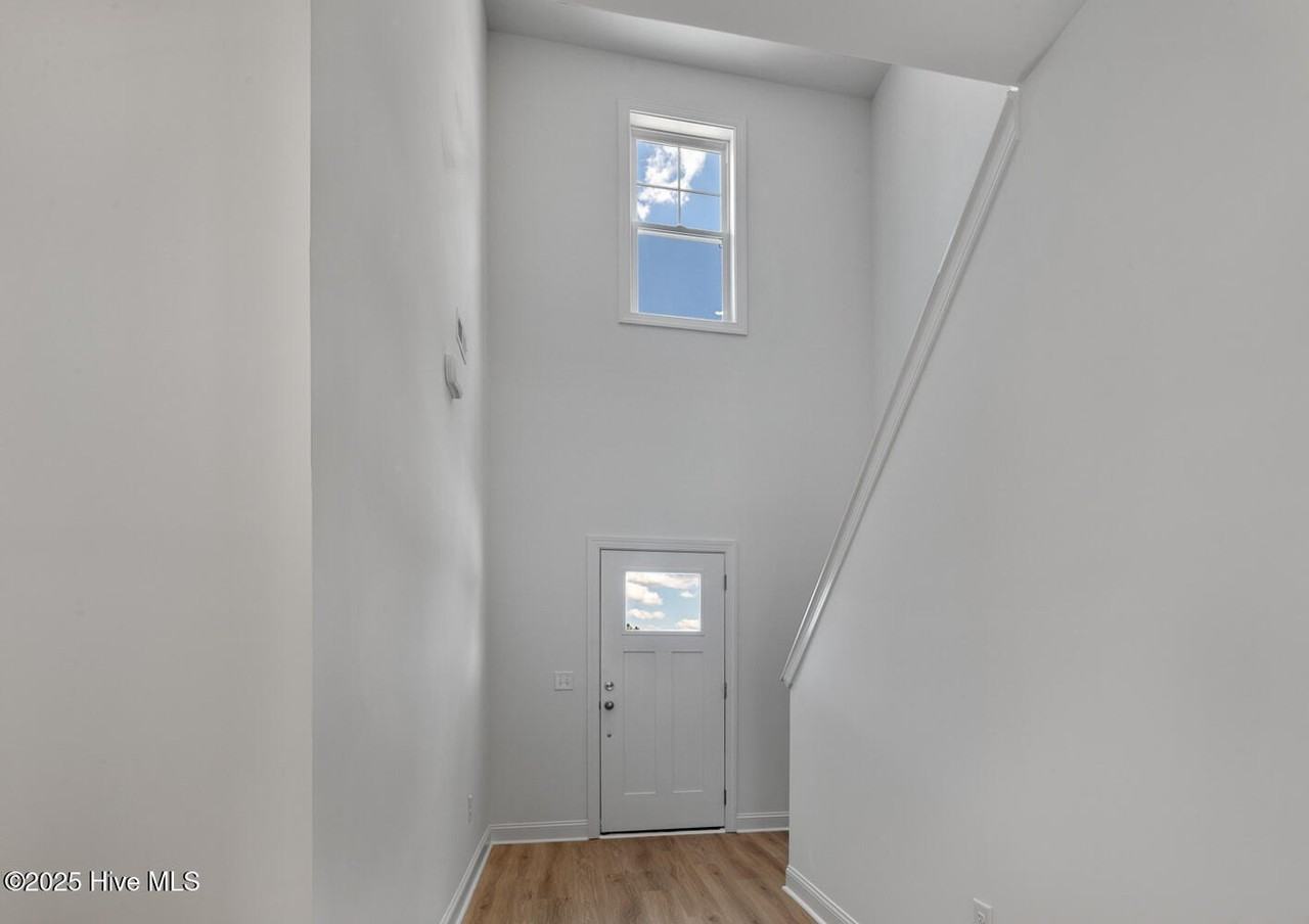 516 Burgundy Dr - Photo 7 of 47