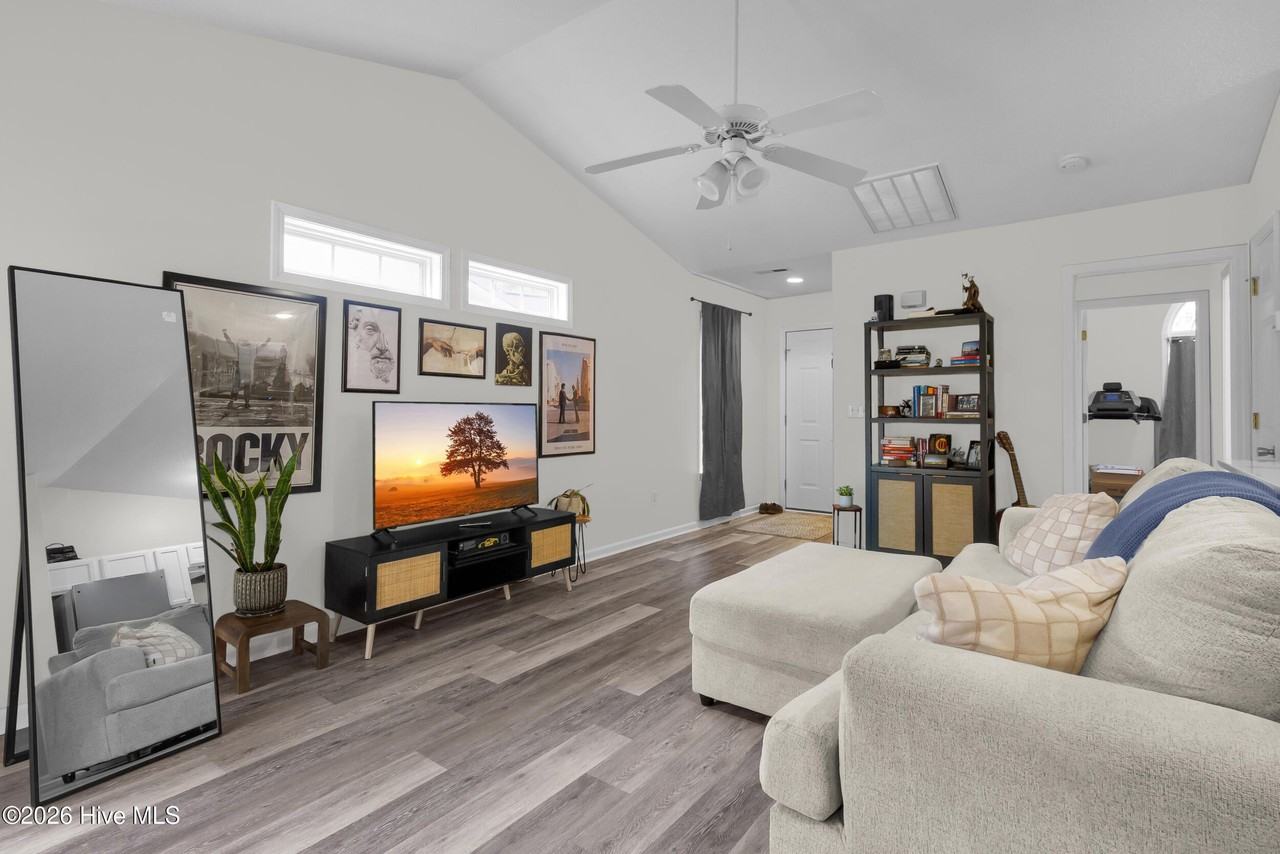 3825 Elizabeth Ave - Photo 4 of 21