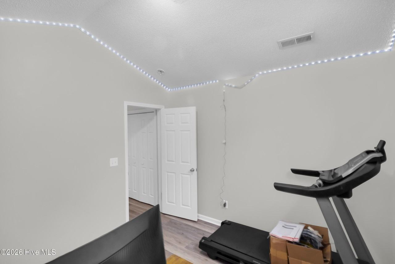 3825 Elizabeth Ave - Photo 6 of 21