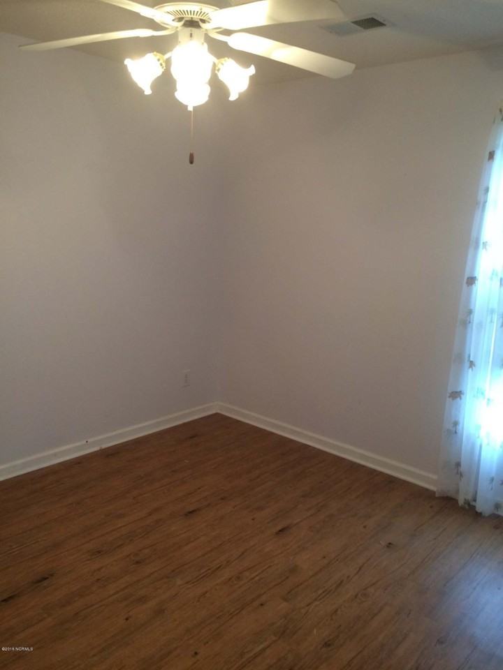 421 Deer Path - Photo 4 of 9