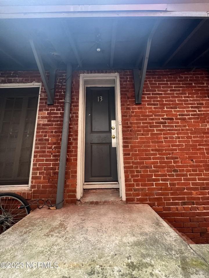 202 S 3rd St - Photo 3 of 11