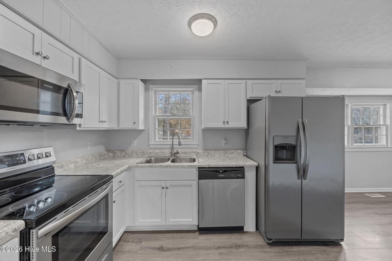 126 Woodland Dr - Photo 5 of 39