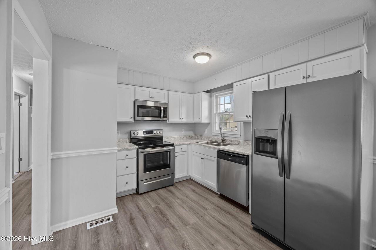 126 Woodland Dr - Photo 6 of 39