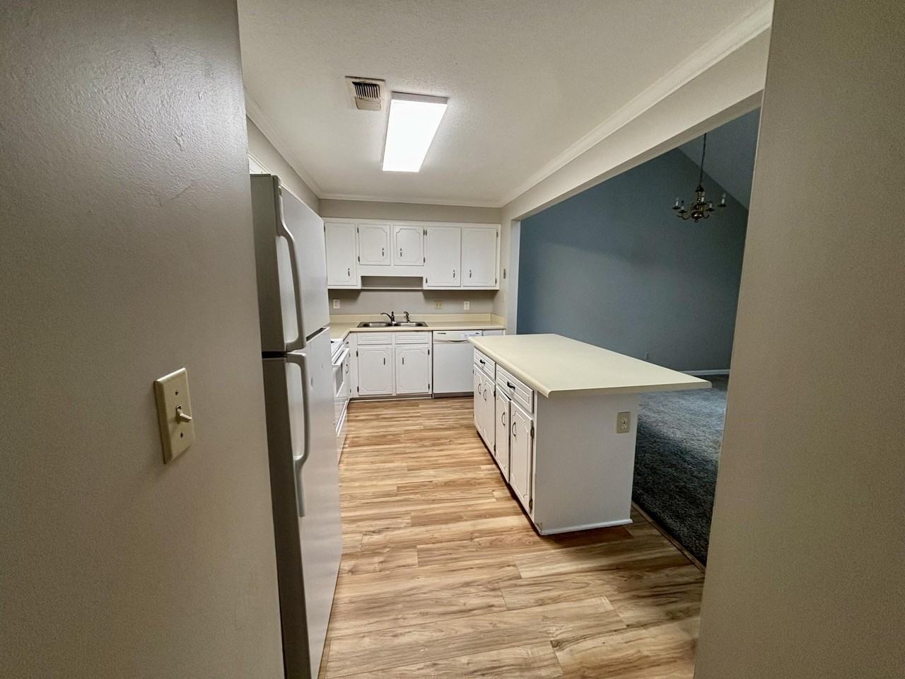 2139 Holt St - Photo 4 of 16