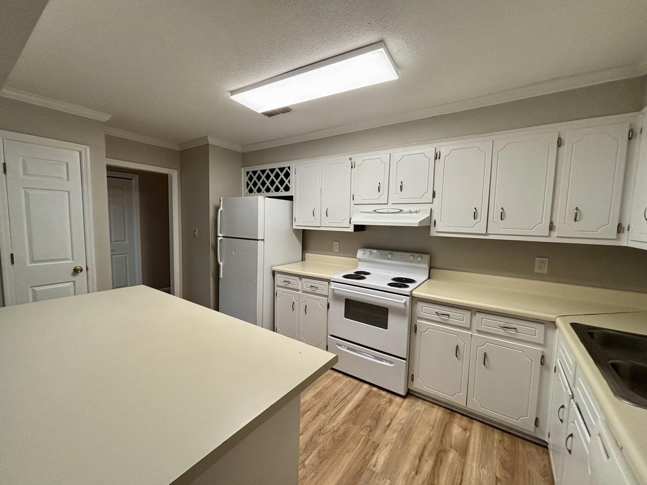 2139 Holt St - Photo 5 of 16