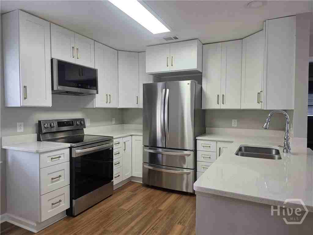 103 W 15th St - Photo 4 of 15