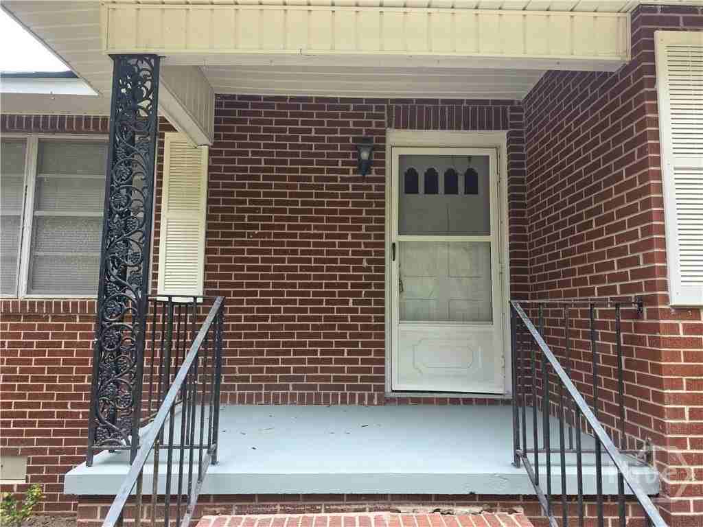 583 Mill Pond Rd - Photo 4 of 28