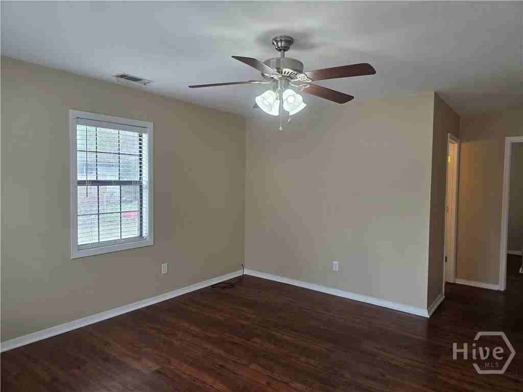 403 Savannah Ave - Photo 2 of 17