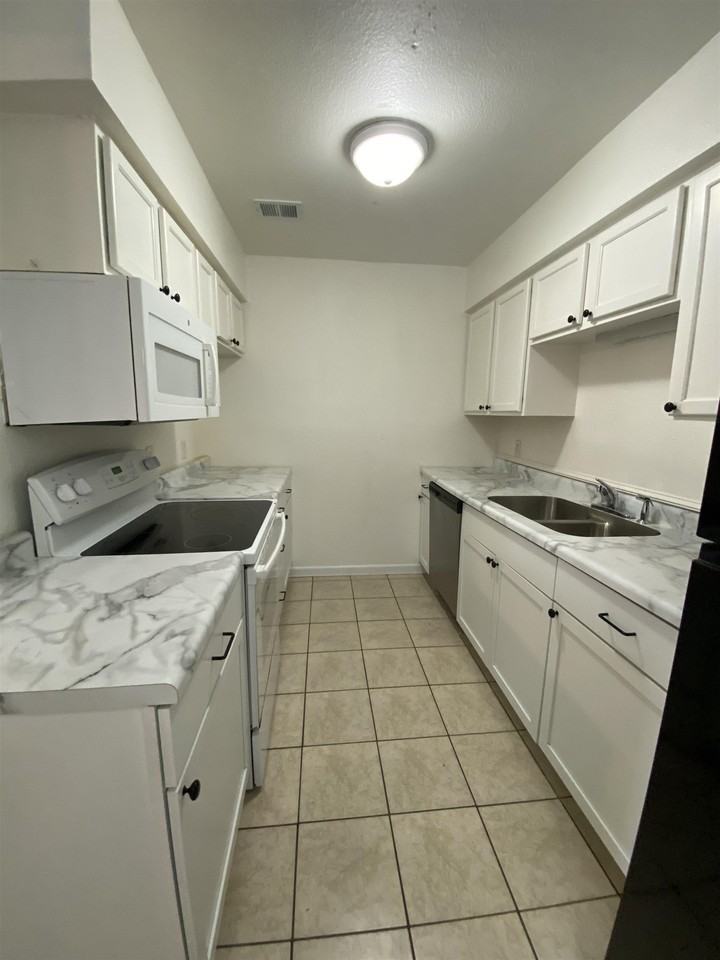 3 27th St - Photo 6 of 11