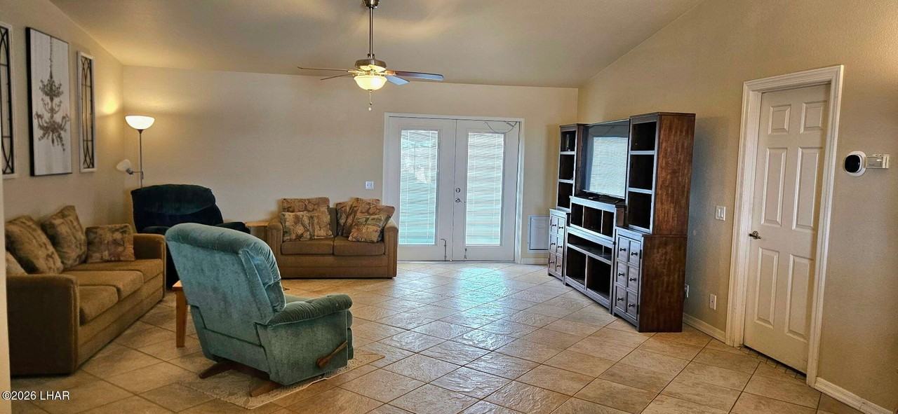 3051 Simitan Dr - Photo 4 of 39