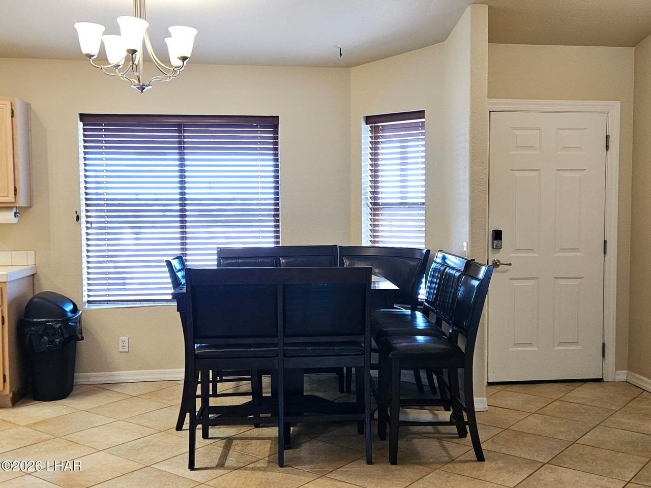 3051 Simitan Dr - Photo 7 of 39