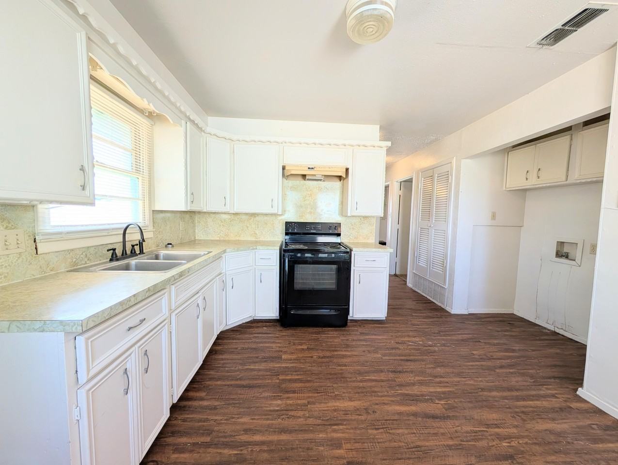 9001 Indiana Ave #C - Photo 4 of 11
