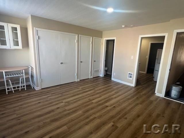 120 E Chicago Blvd #1 - Photo 4 of 9