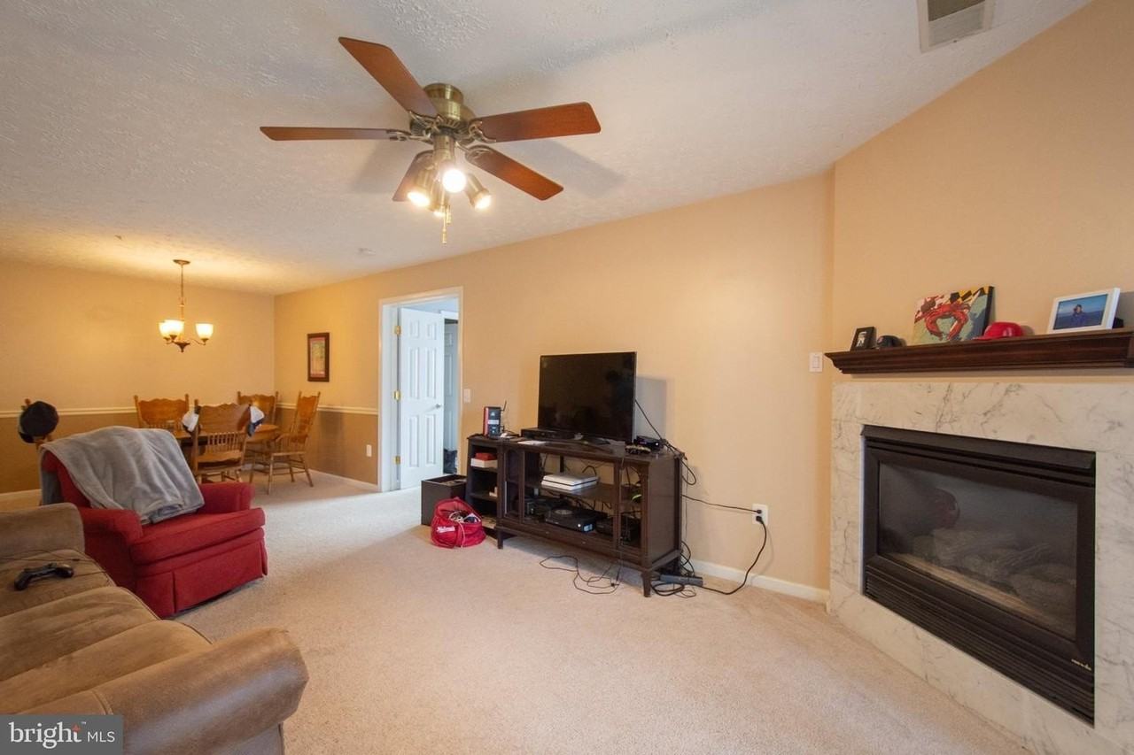 2054 Quaker Way - Photo 4 of 17