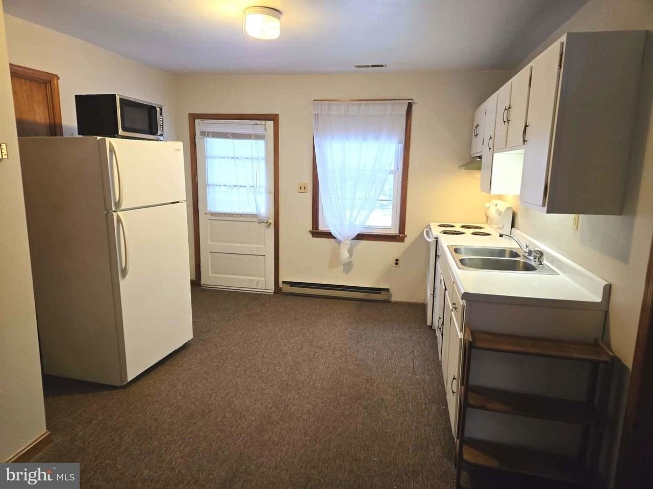 1154 Steamboat Rd - Photo 4 of 9