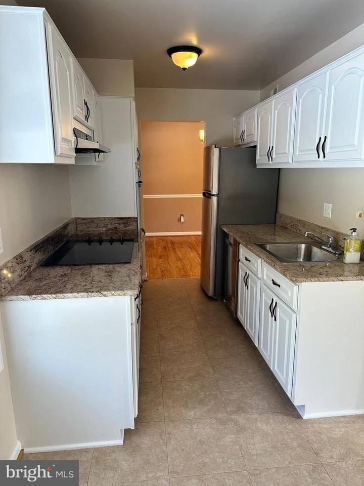 4405 Bel Pre Rd - Photo 6 of 24