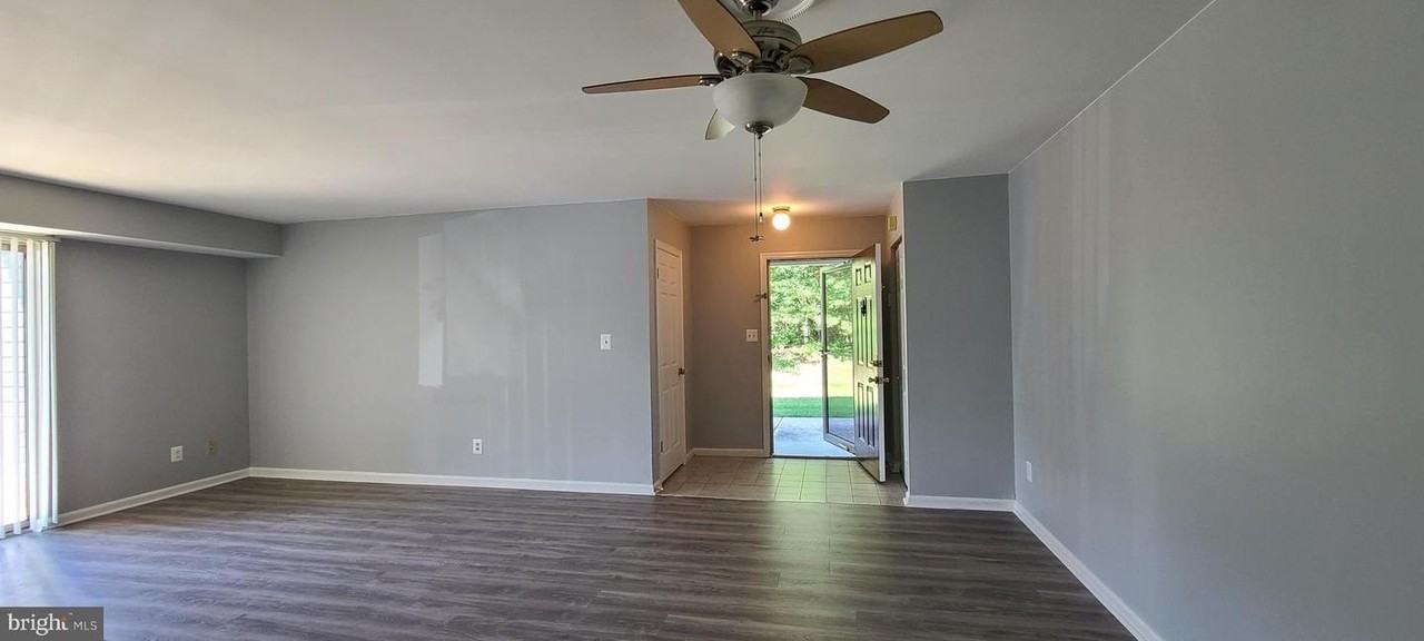 5829 Orchard Hill Ct - Photo 5 of 16