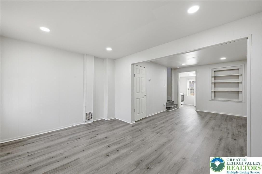 37 Spruce St - Photo 2 of 15