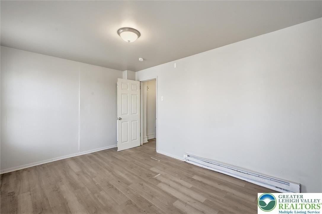 37 Spruce St - Photo 7 of 15