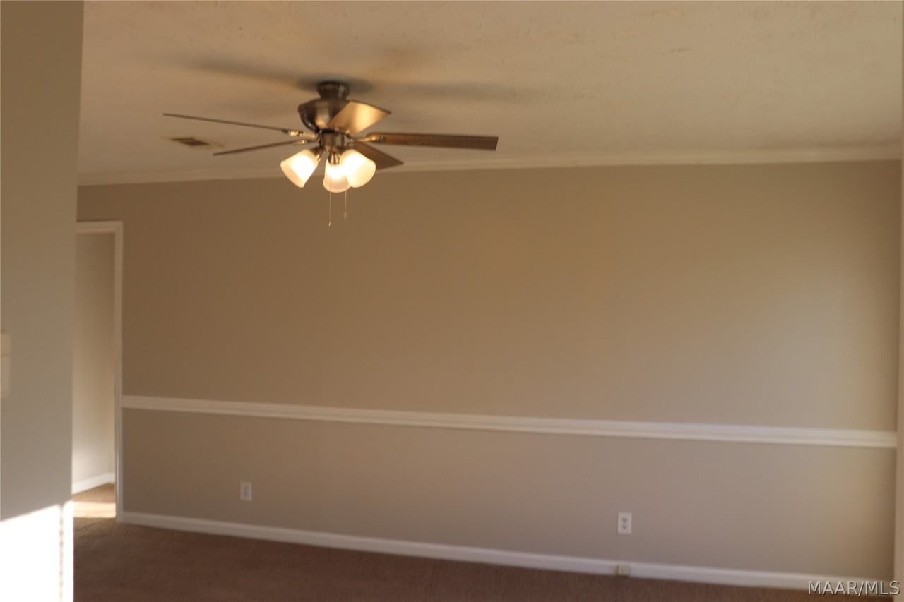 760 N Burbank Dr - Photo 4 of 21