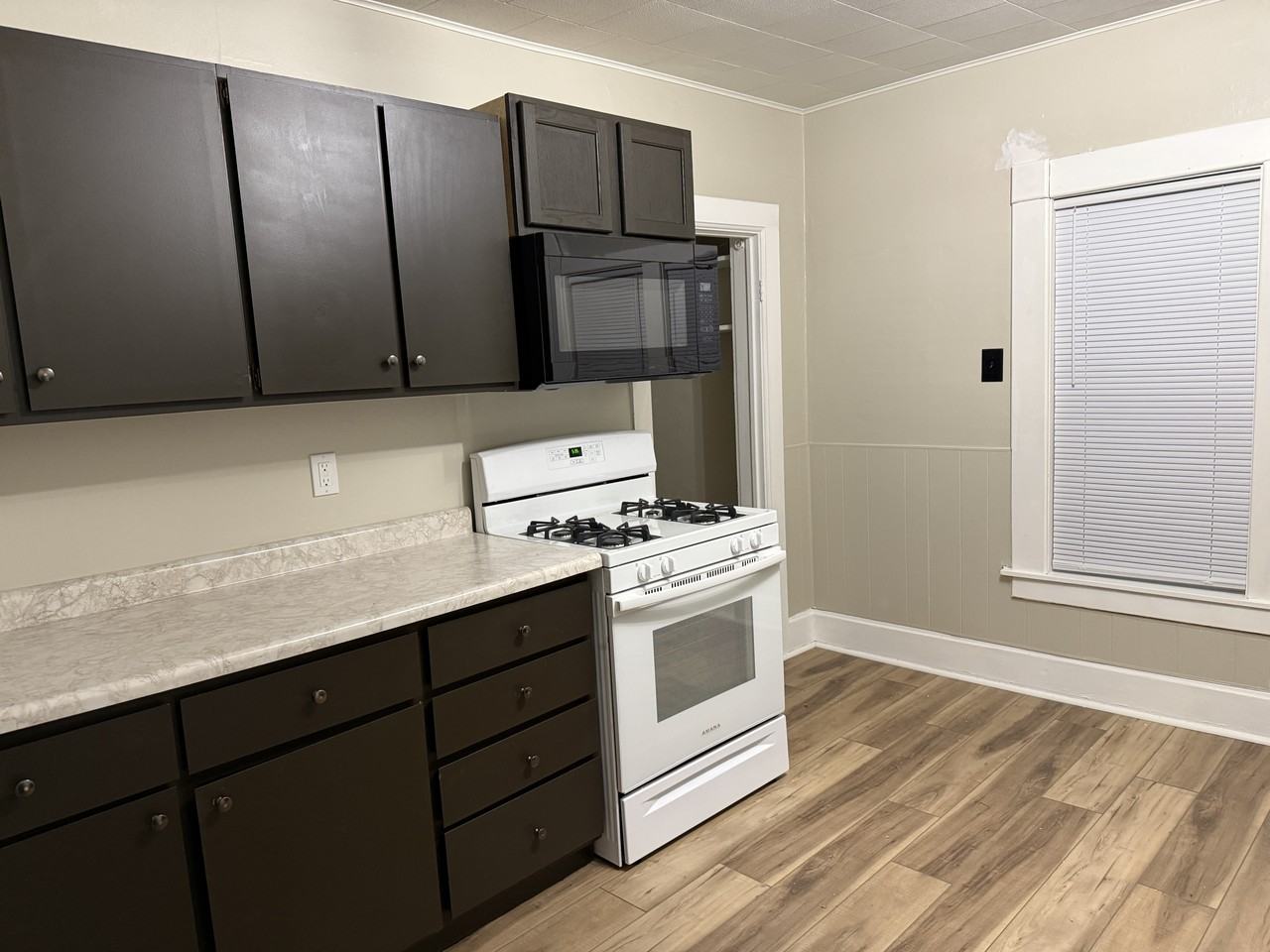 377 Ellis St #377-1-2 - Photo 3 of 11