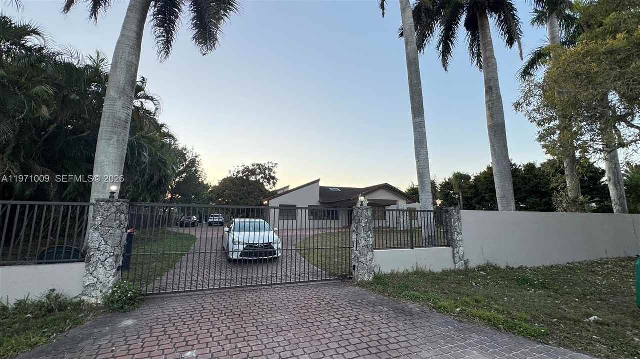 16220 Sw 173rd Ave - Photo 4 of 35